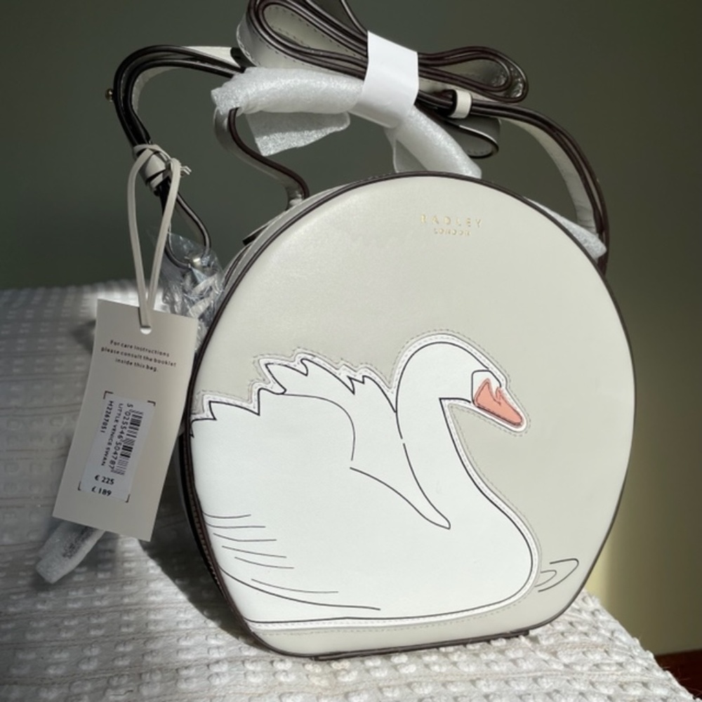 Radley London Round Leather Dove Gray w/ Cream Swan New w/ Tags & Dust Bag 8"x3"